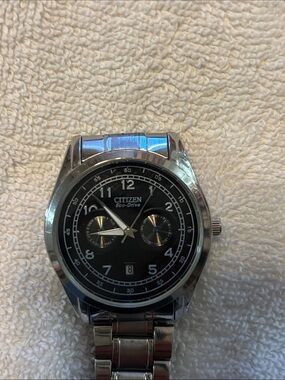 Men's Silver Tone Analog Watch with Black Dial